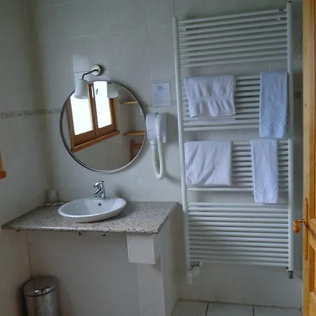 Les Ateliers Du Mont Bar Hotel *