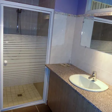 Les Ateliers Du Mont Bar Hotel Allègre